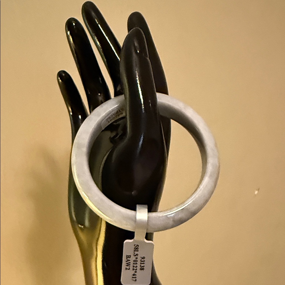 Elegant Jade Bangle Bracelet
